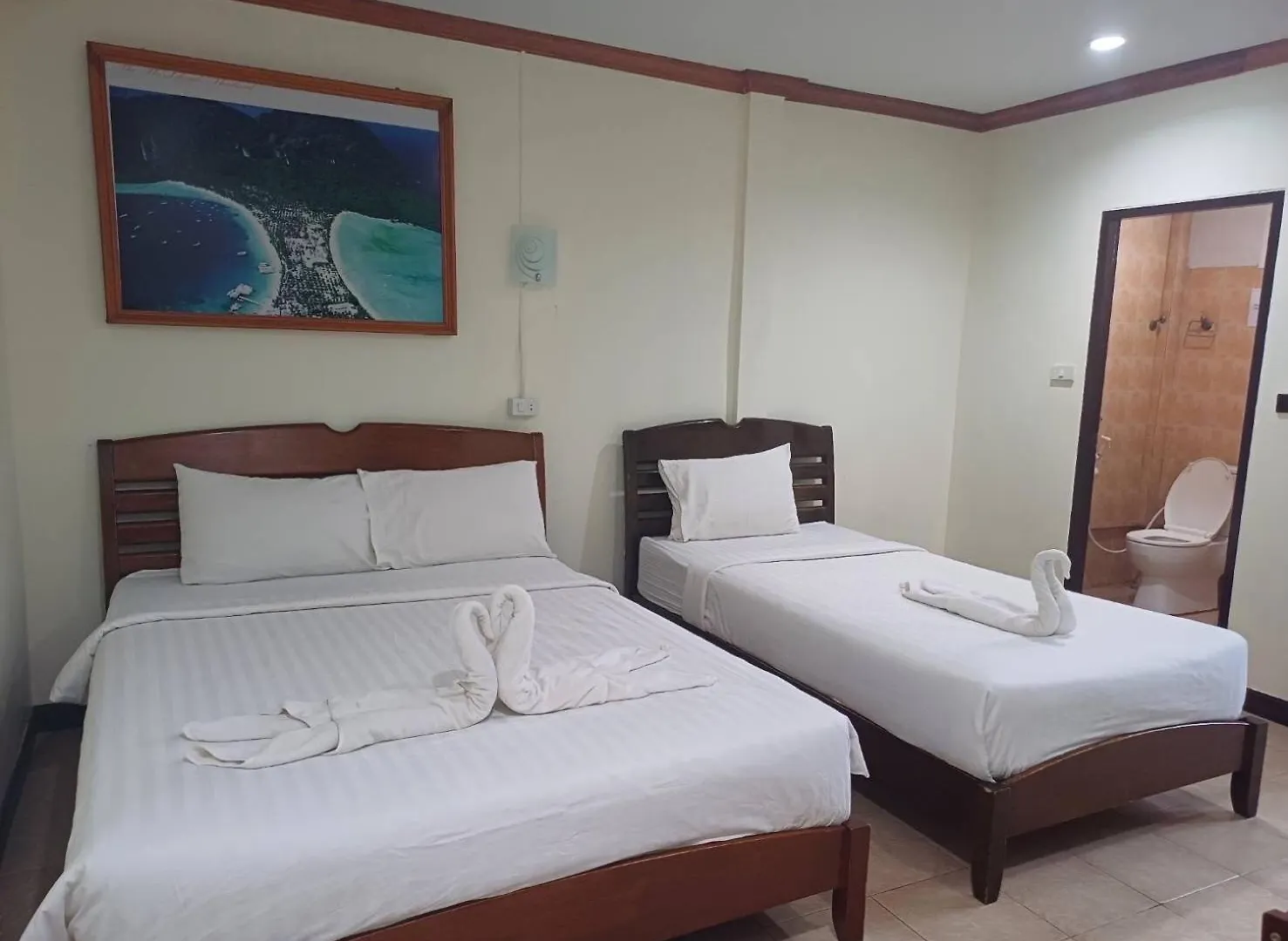 Hotel Golden Bee Phiphi 3*, Ko Phi Phi Tajlandia